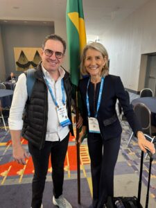 Carlos Cruz, CEO e fundador da Bravend, e Dra Amy Edmondson na ATD 25 - Washington DC