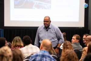 David L. Jackson III, da HelthPoint, na ATD 2025 para nos ensinar sobre como evitar Equipes solitárias nas empresas